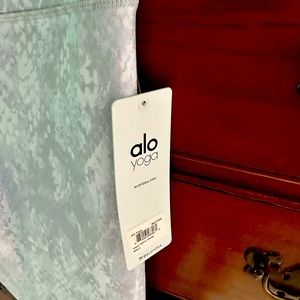 All Women's yoga legging size large NWT